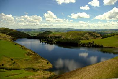 Clywedog Calm day.jpg